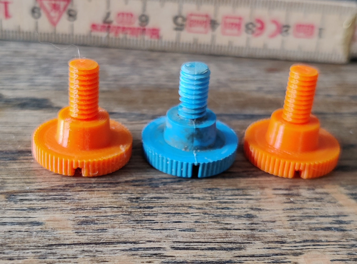 Deltec skimmer replacement screws 